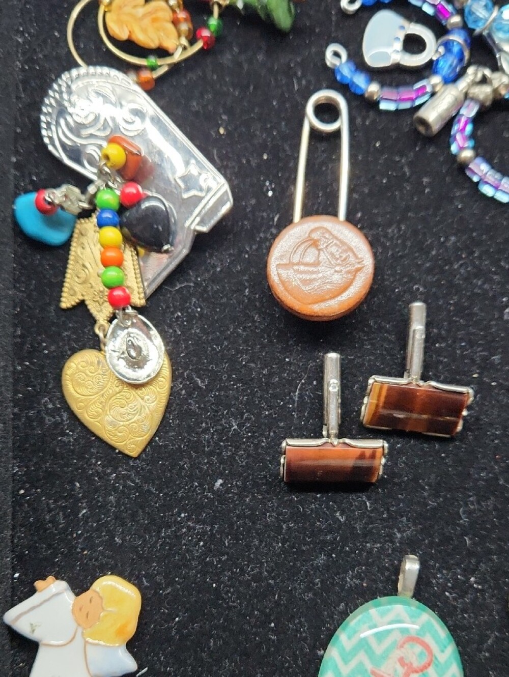 Mixed Women’s Jewelry Lot — Multicolor Charms, Crosses & Pendants - Picture 10 of 10